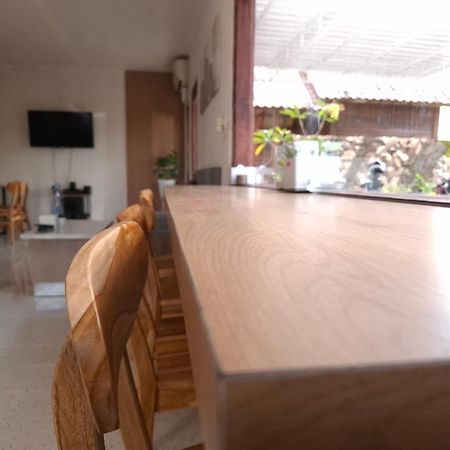 Mayeka Transit Hostel Bandara Internasional Lombok Praya Eksteriør bilde