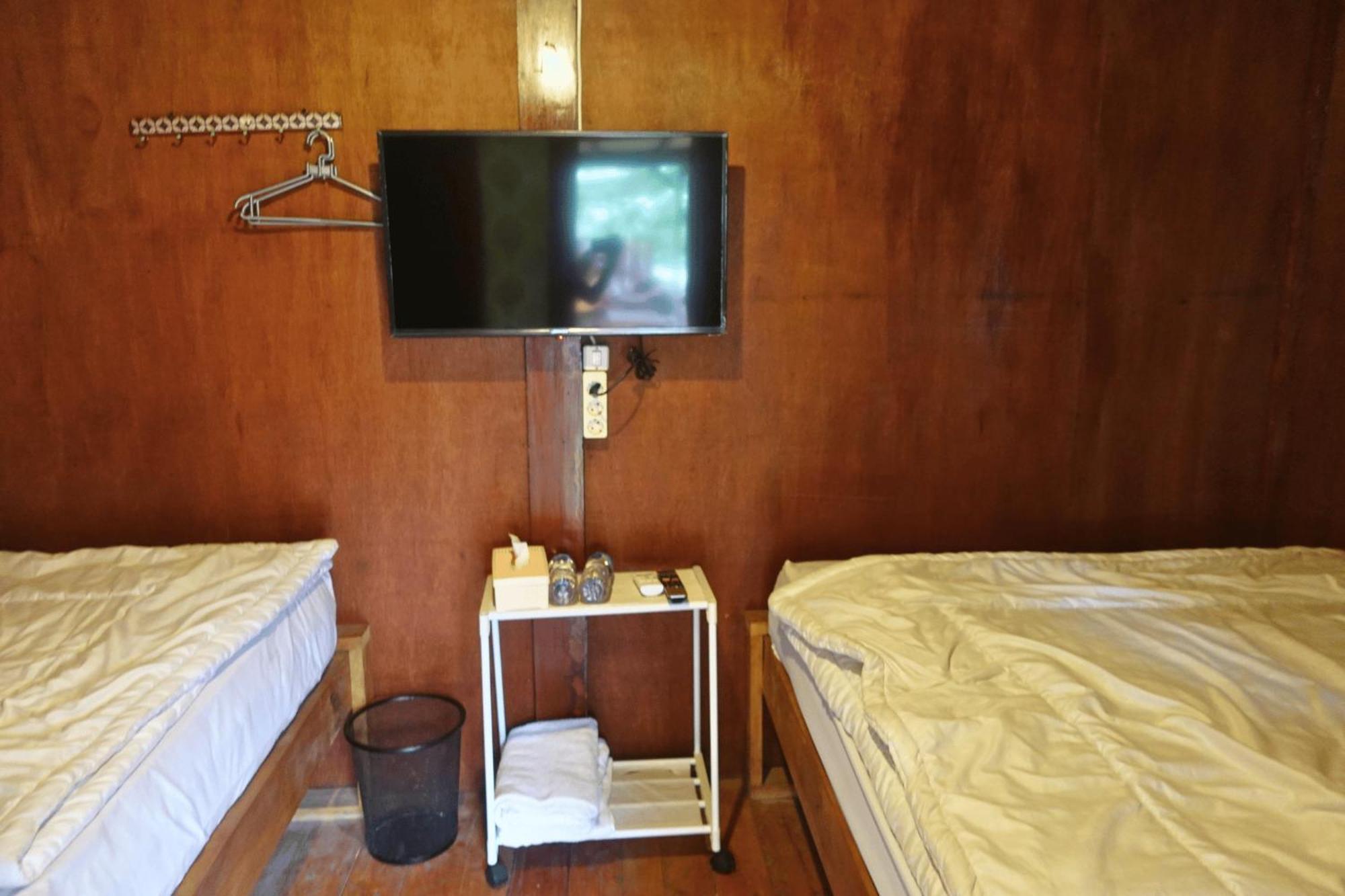 Mayeka Transit Hostel Bandara Internasional Lombok Praya Eksteriør bilde