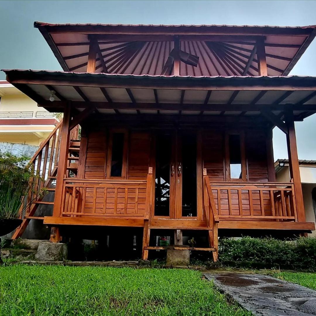 Mayeka Transit Hostel Bandara Internasional Lombok Praya Eksteriør bilde