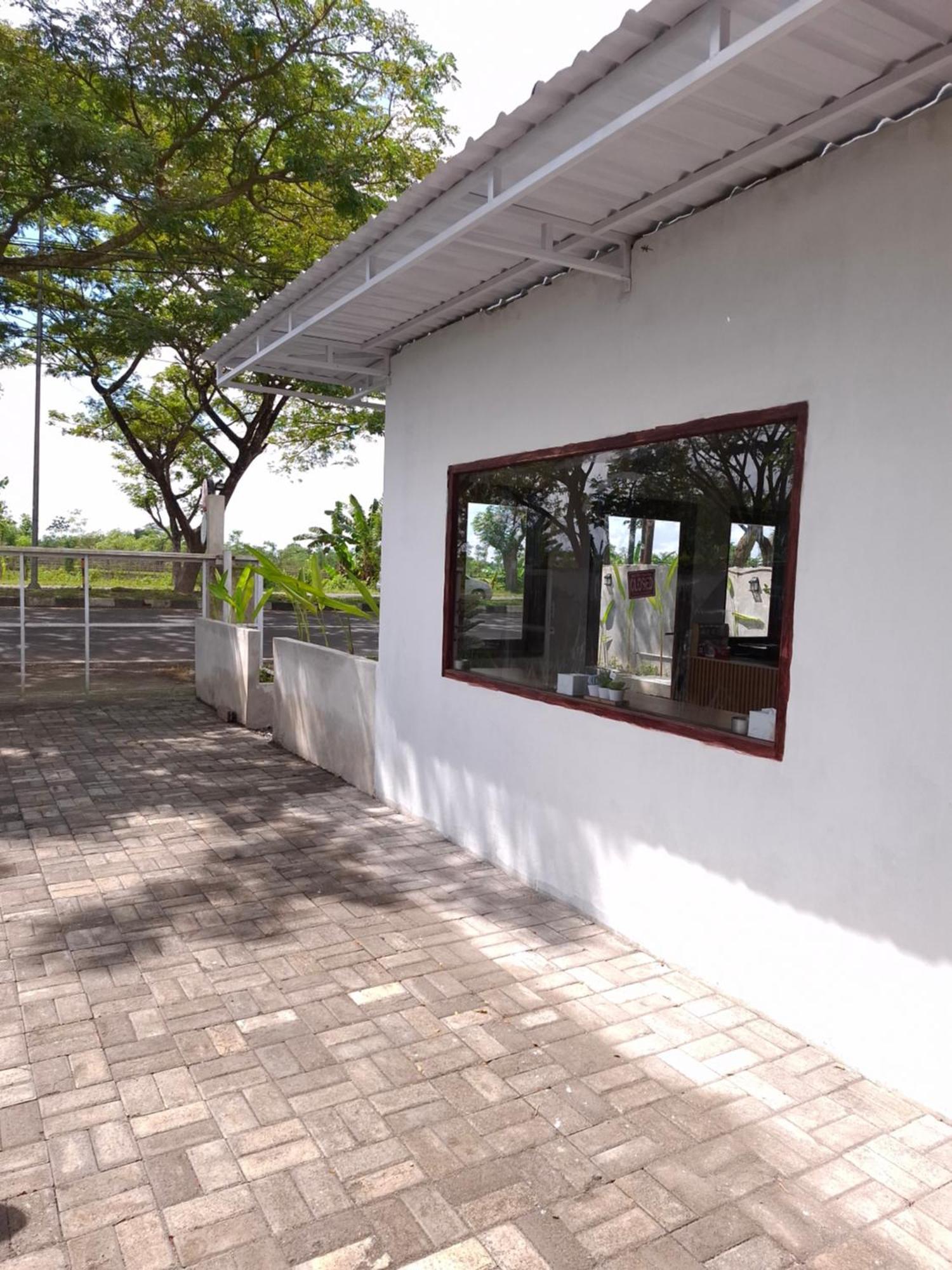 Mayeka Transit Hostel Bandara Internasional Lombok Praya Eksteriør bilde